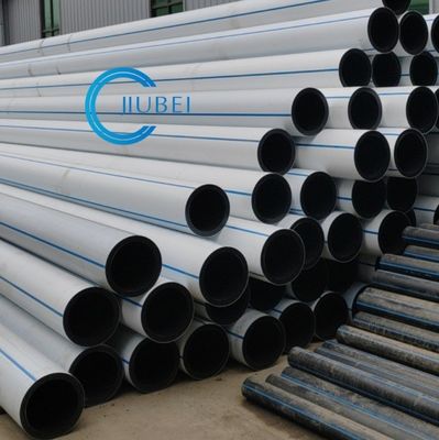 Uitstekende flexibiliteit HDPE wit-zwart co-extrudeerde buis met stalen flenzen