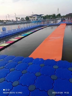 UV-bestendige PE-pontoon Makkelijk te installeren Verbind voor flexibele configuraties