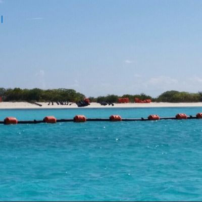 Productie van UHMWPE-buizen met een glad oppervlak met bouten en moeren inclusief ISO9001-certificering